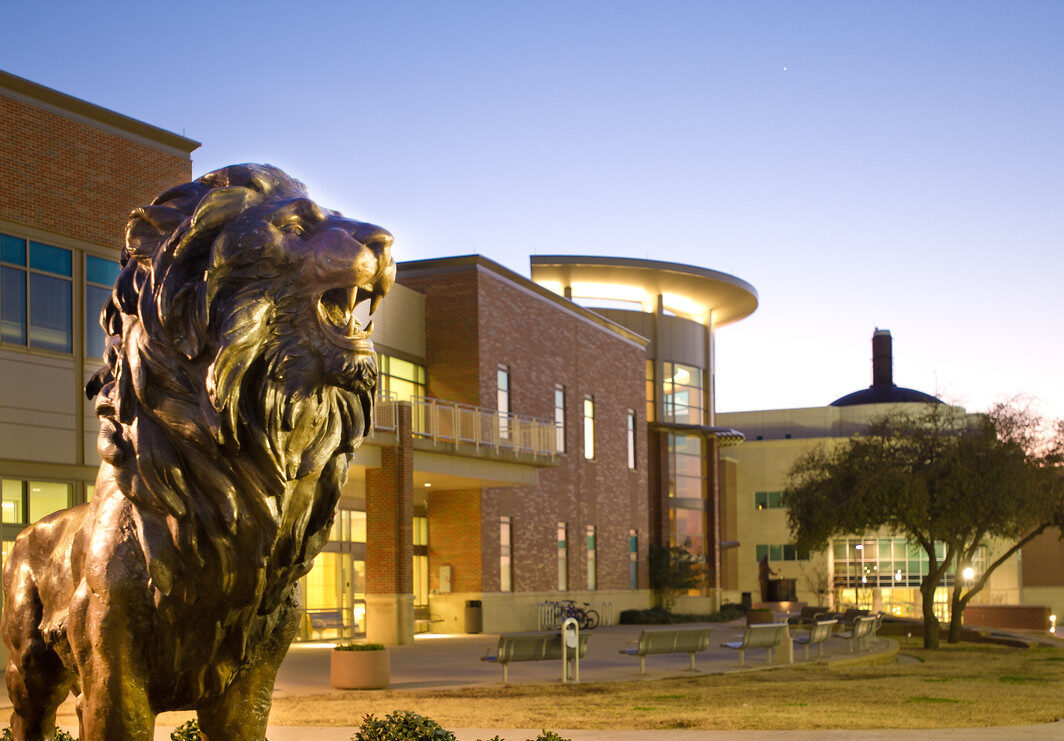 The new lion statue in front of the Rayburn Student center.