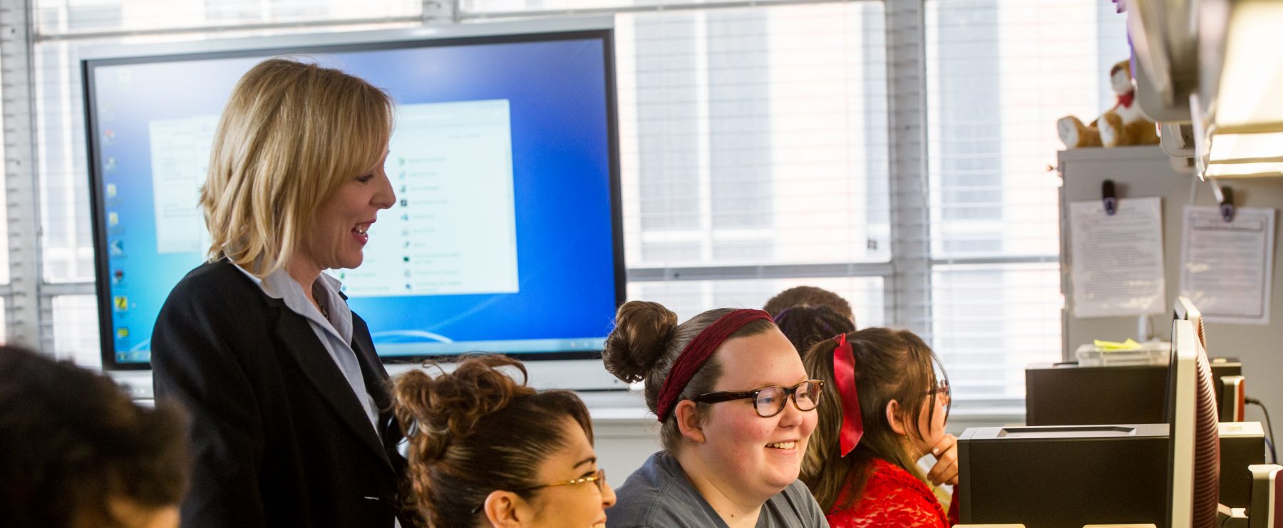 An A&M-Commerce professor instructing students